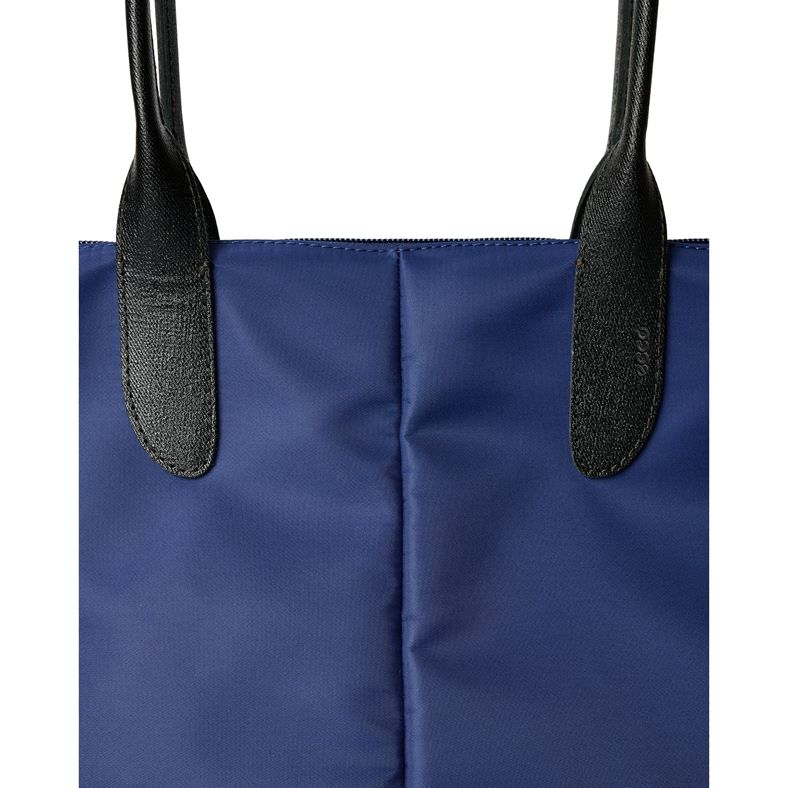ecco tote go light